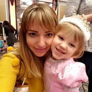 Meet your Posher, Taya